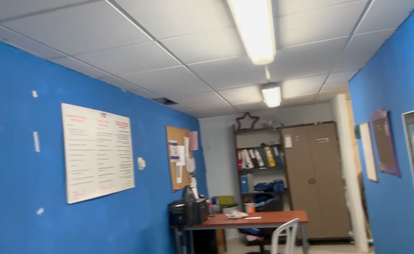 Все для комфорта. Украинка показала, как выглядит бомбоубежище в Израиле (видео)